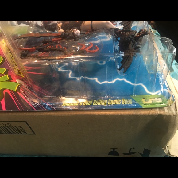 McFarlane Toys Variant 8 Widow Maker Figure, Spawn - Picture 3 of 10